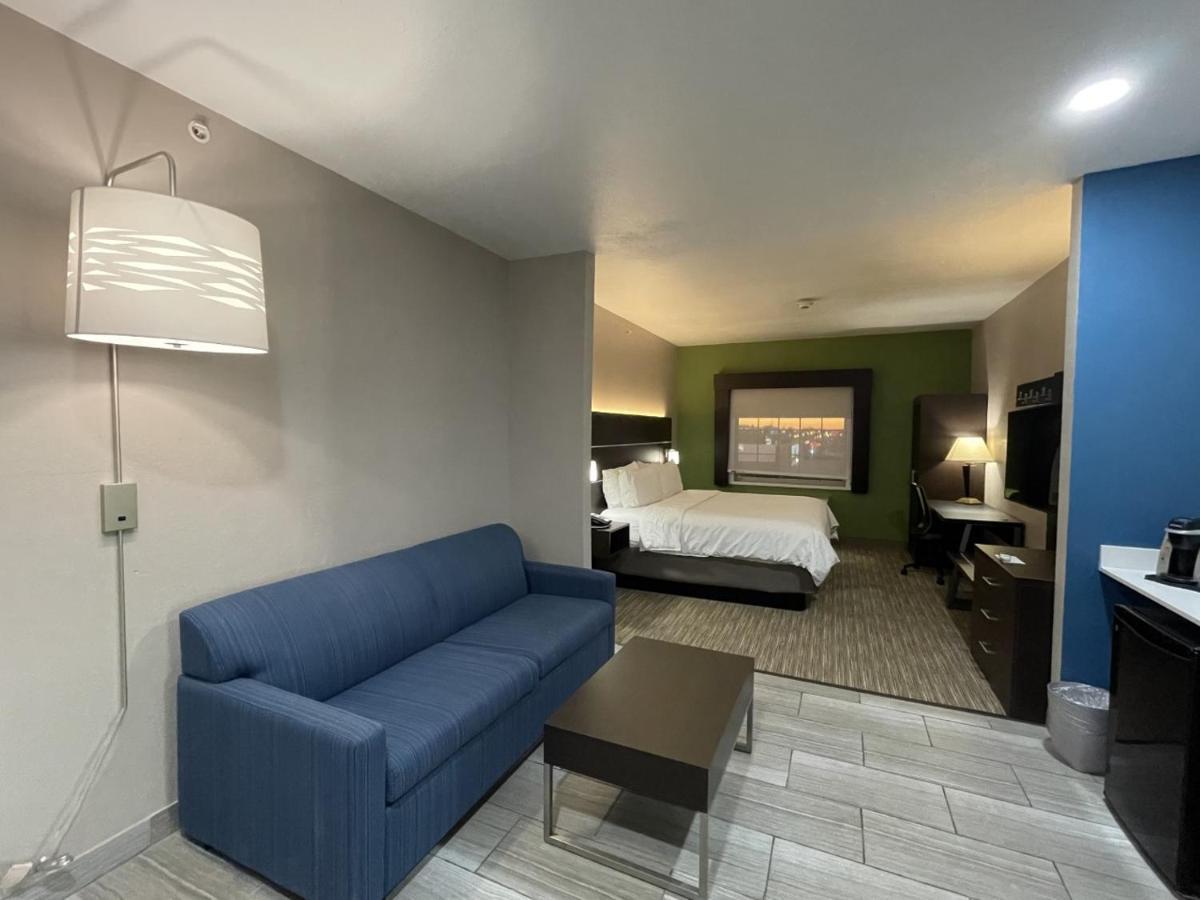 Holiday Inn Express Hotel And Suites Ada By Ihg Exterior foto